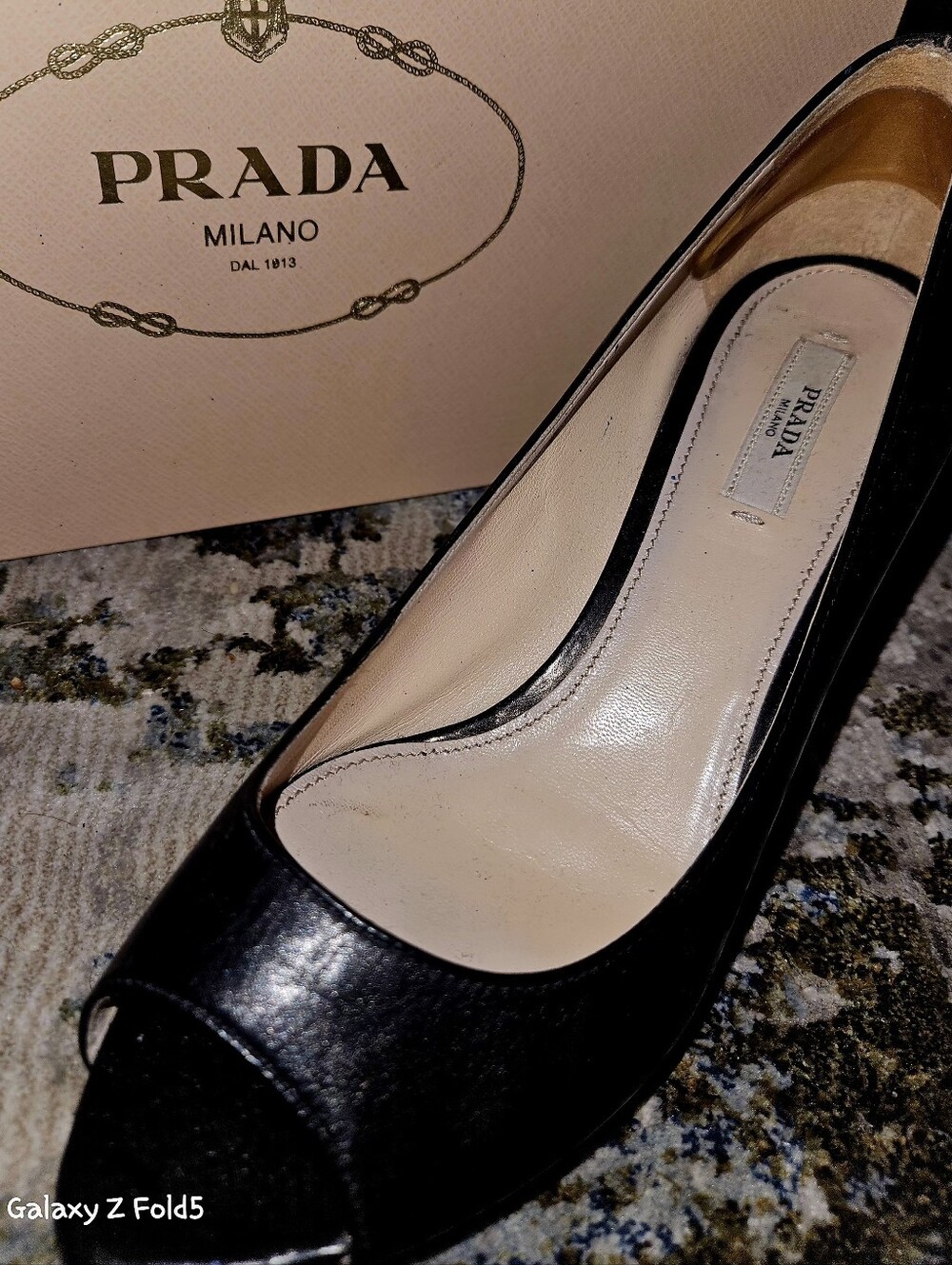 PRADA BABY! Simple classy And ITALIAN. They Last Forever. Every Woman Needs Them